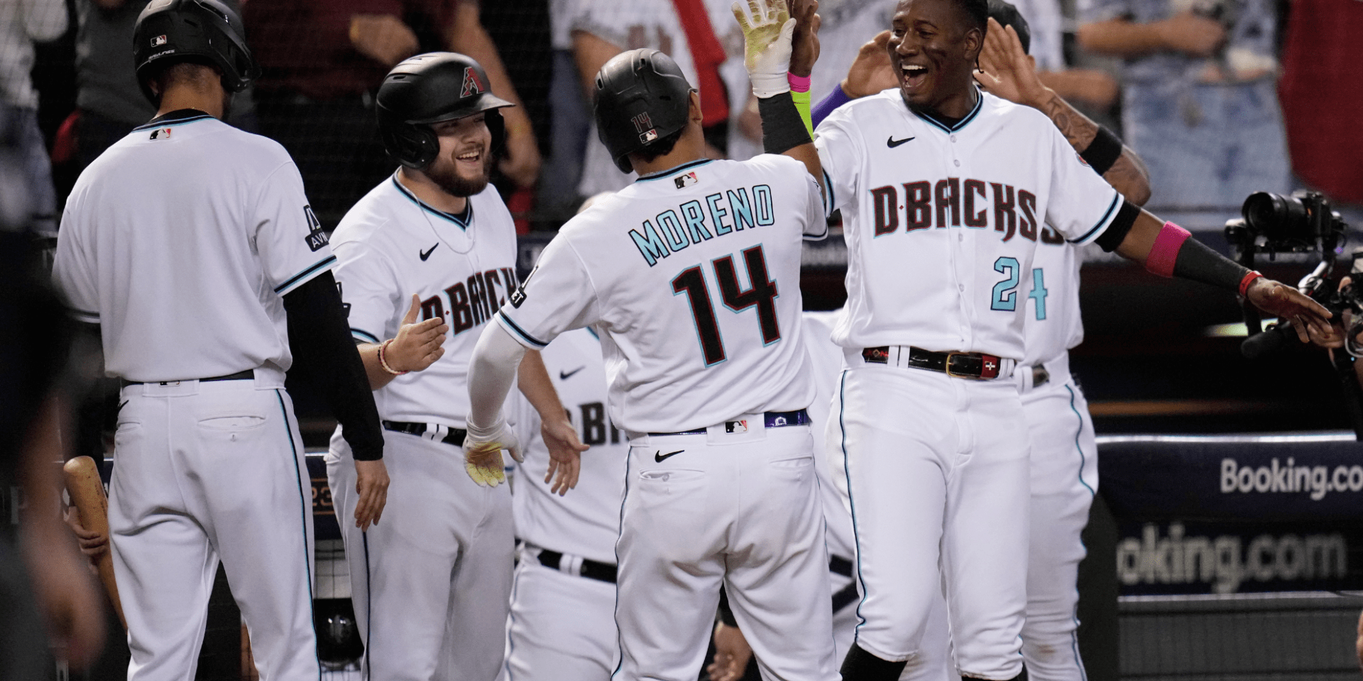 Diamondbacks slug 4 homers in record-setting barrage, sweep Dodgers with 4-2 win in Game 3 of NLDS