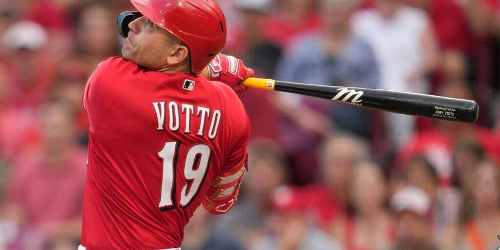 Reds place Joey Votto on 10-day injured list with left shoulder discomfort: How Cincinnati adjusts