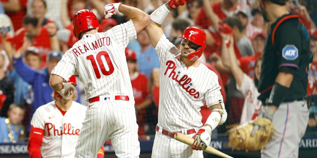 Phils' sweep sets up NLDS rematch with Braves