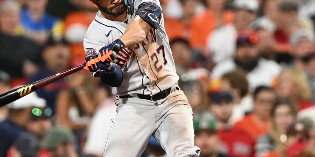Astros' Altuve homers to complete 1st career cycle